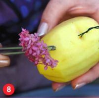 ukrashaem-elku-tsveyami